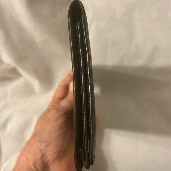 Louis Vuitton Epi Expandable Long Wallet - Picture 5 of 11